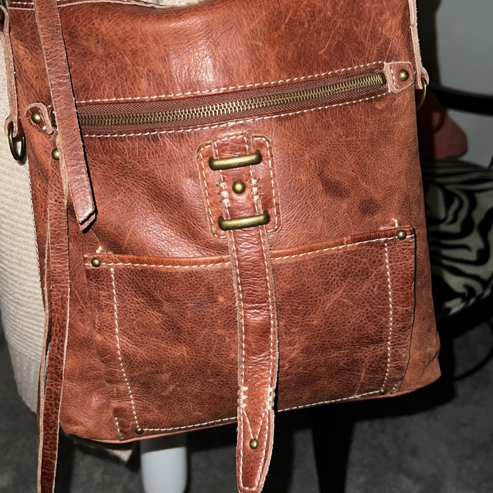 Lucky Brand leather Crossbody shoulder bag purse clean adjustable strap